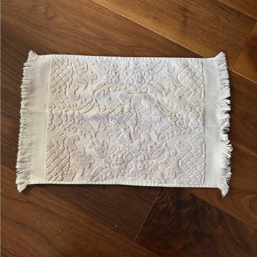 [Madame Coco] Elegant Light Powder Pink Textured Hand Towel with Fringes